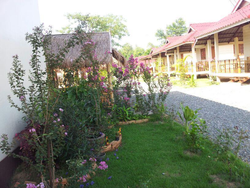 Smile Resort Mae Rim Exterior photo