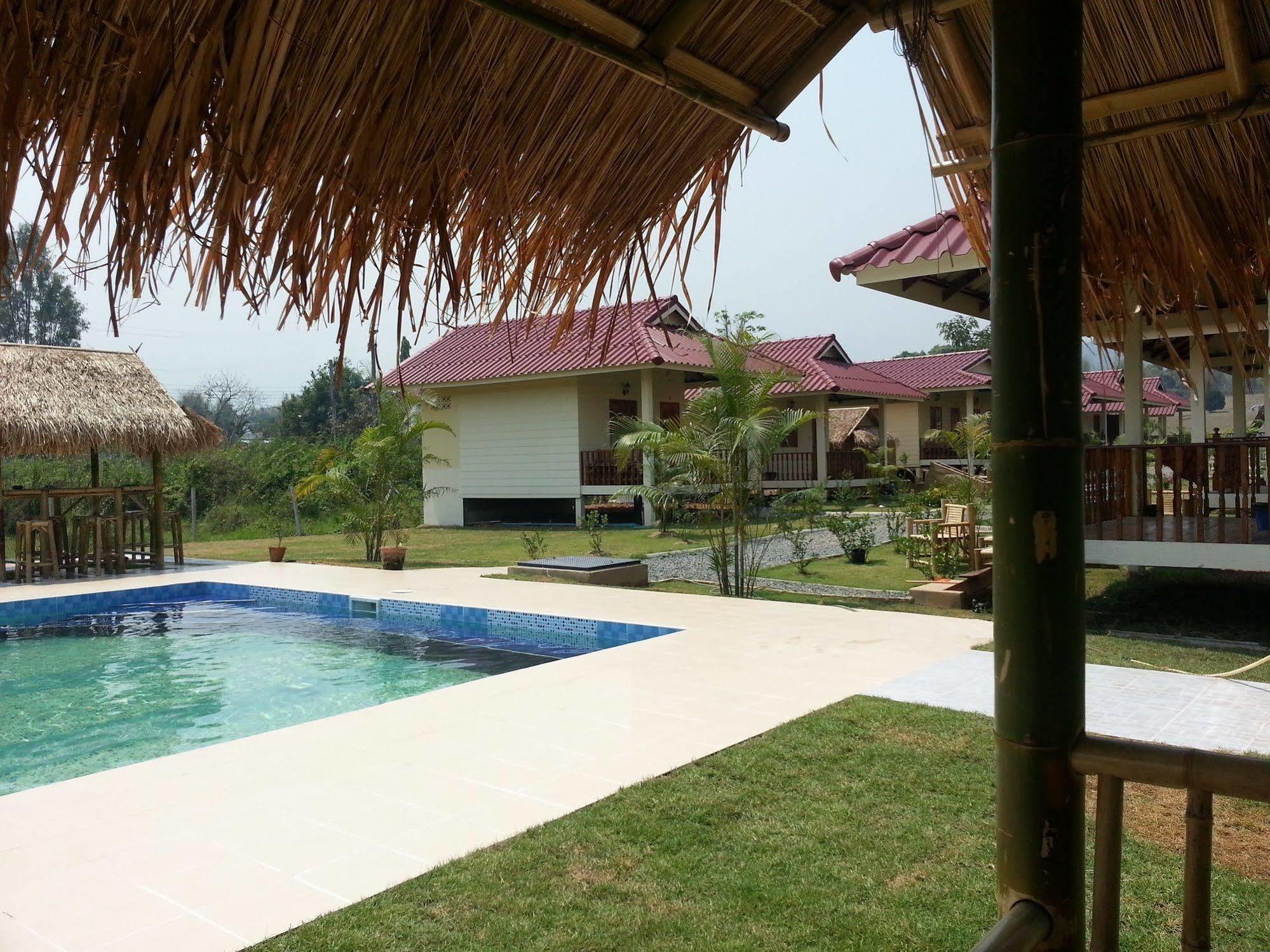 Smile Resort Mae Rim Exterior photo